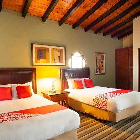 Oyo Hotel Hacienda Don Luis, Rosarito Exterior photo A typical hotel room