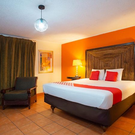 Oyo Hotel Hacienda Don Luis, Rosarito Exterior photo A typical room at the hotel