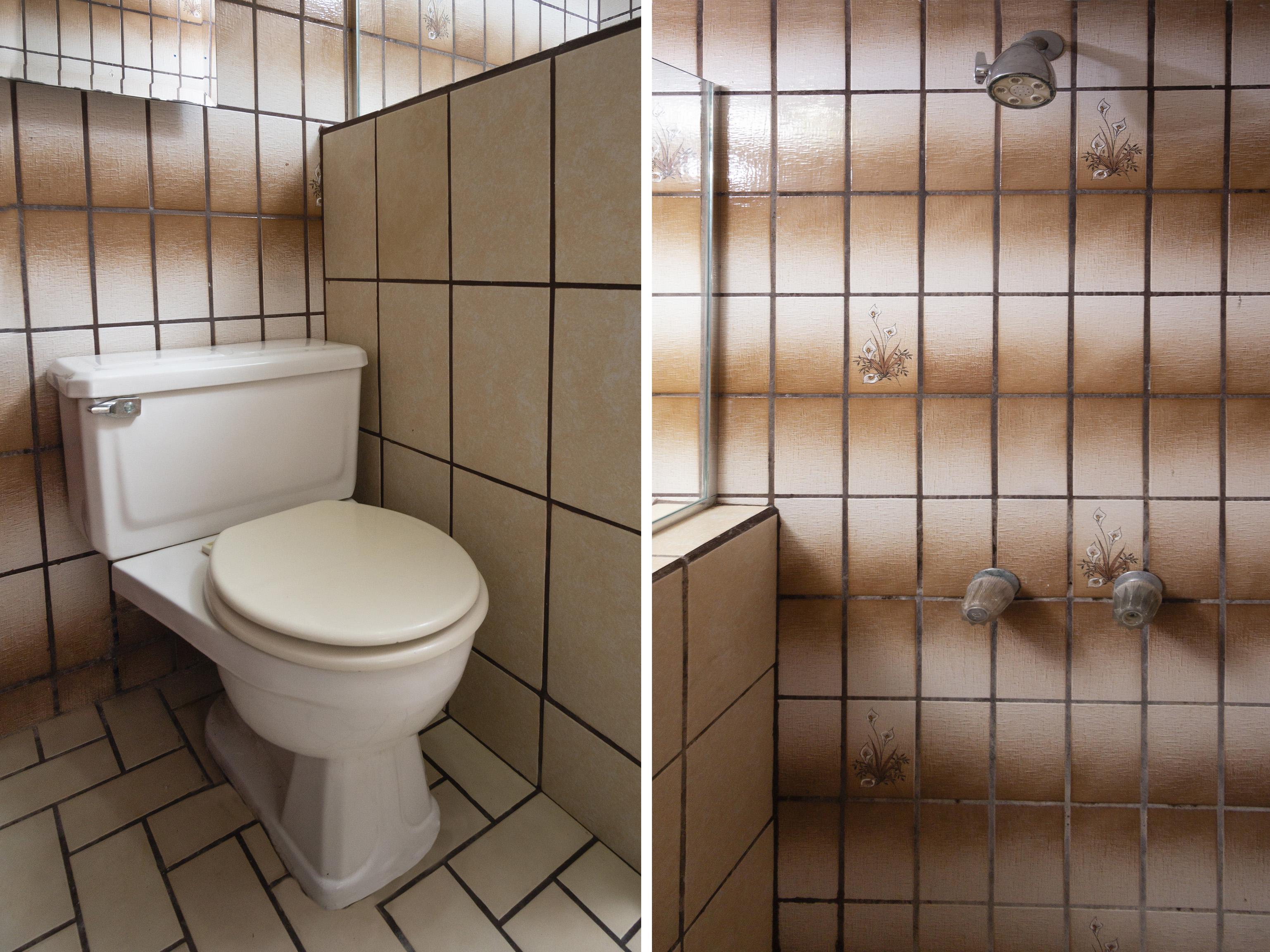 Oyo Hotel Hacienda Don Luis, Rosarito Exterior photo Bathroom tiles