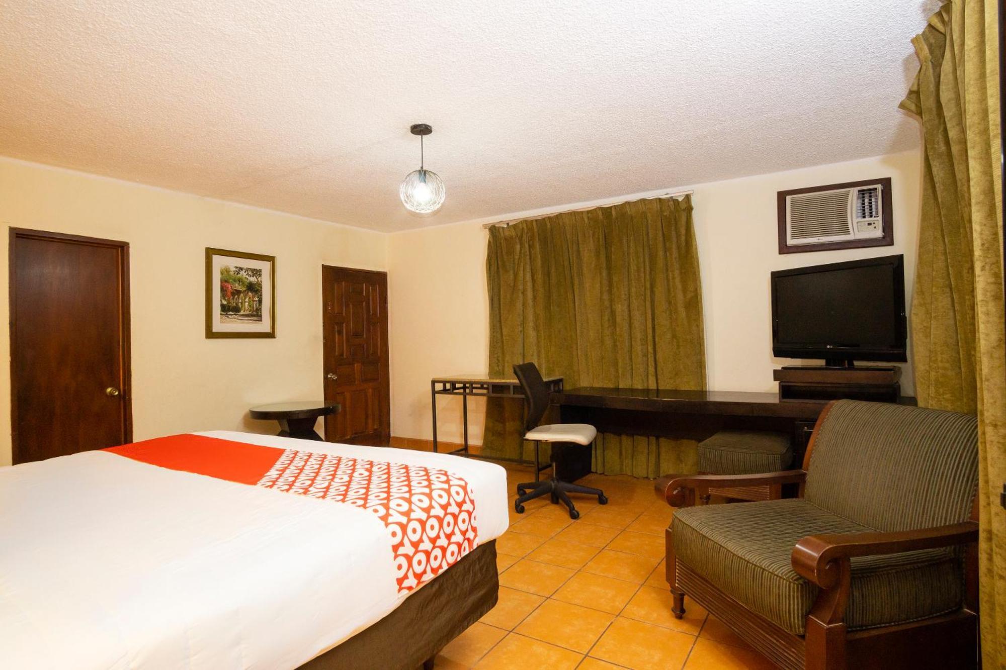 Oyo Hotel Hacienda Don Luis, Rosarito Exterior photo A room at the hotel
