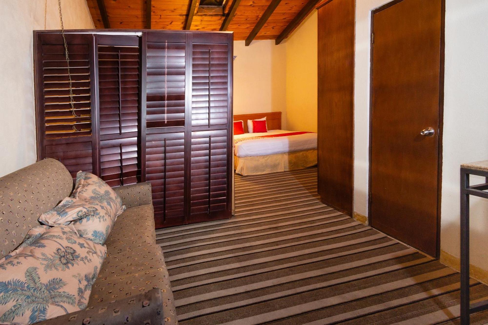 Oyo Hotel Hacienda Don Luis, Rosarito Exterior photo A room at the hotel