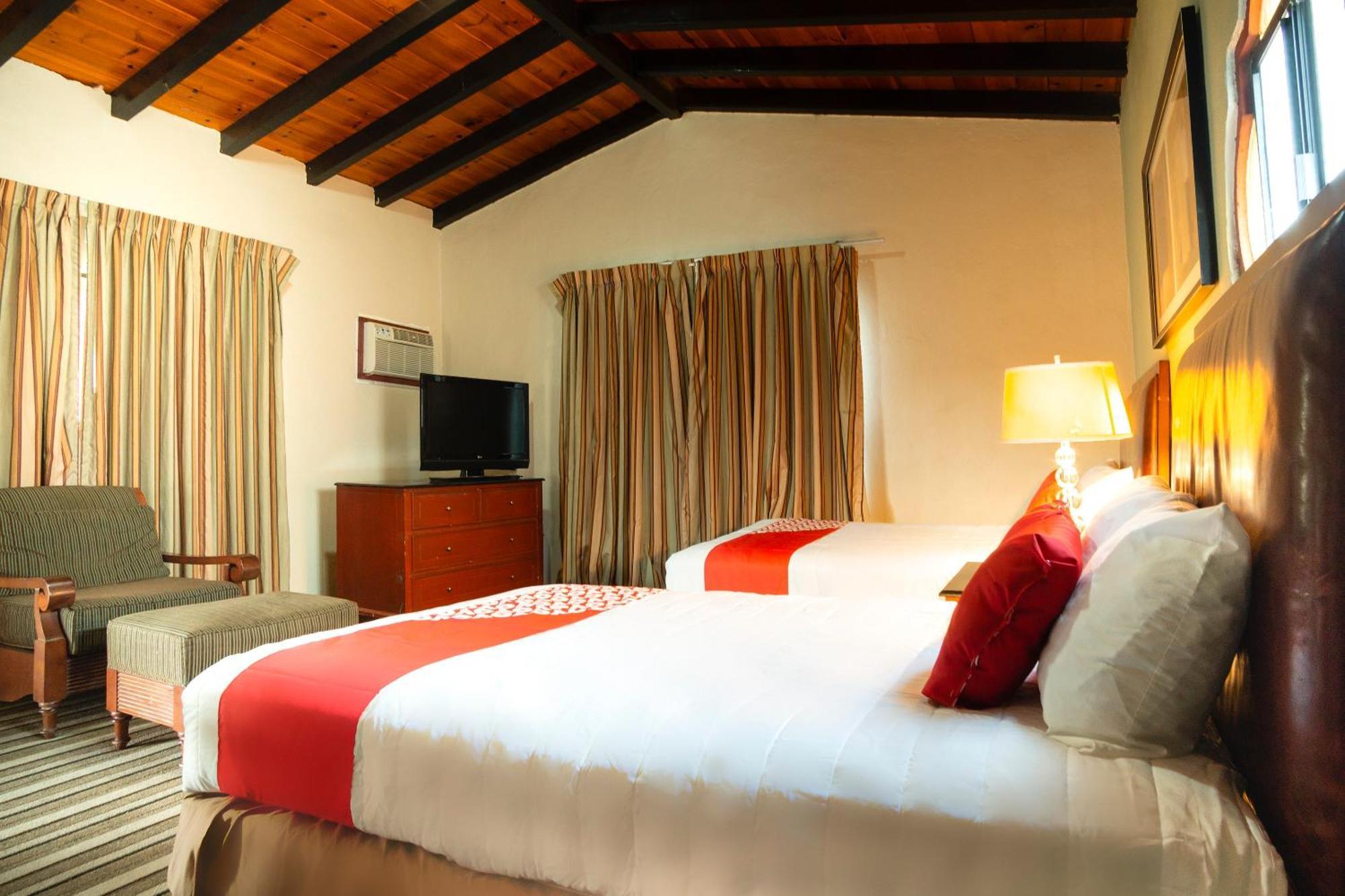 Oyo Hotel Hacienda Don Luis, Rosarito Exterior photo A room at the hotel