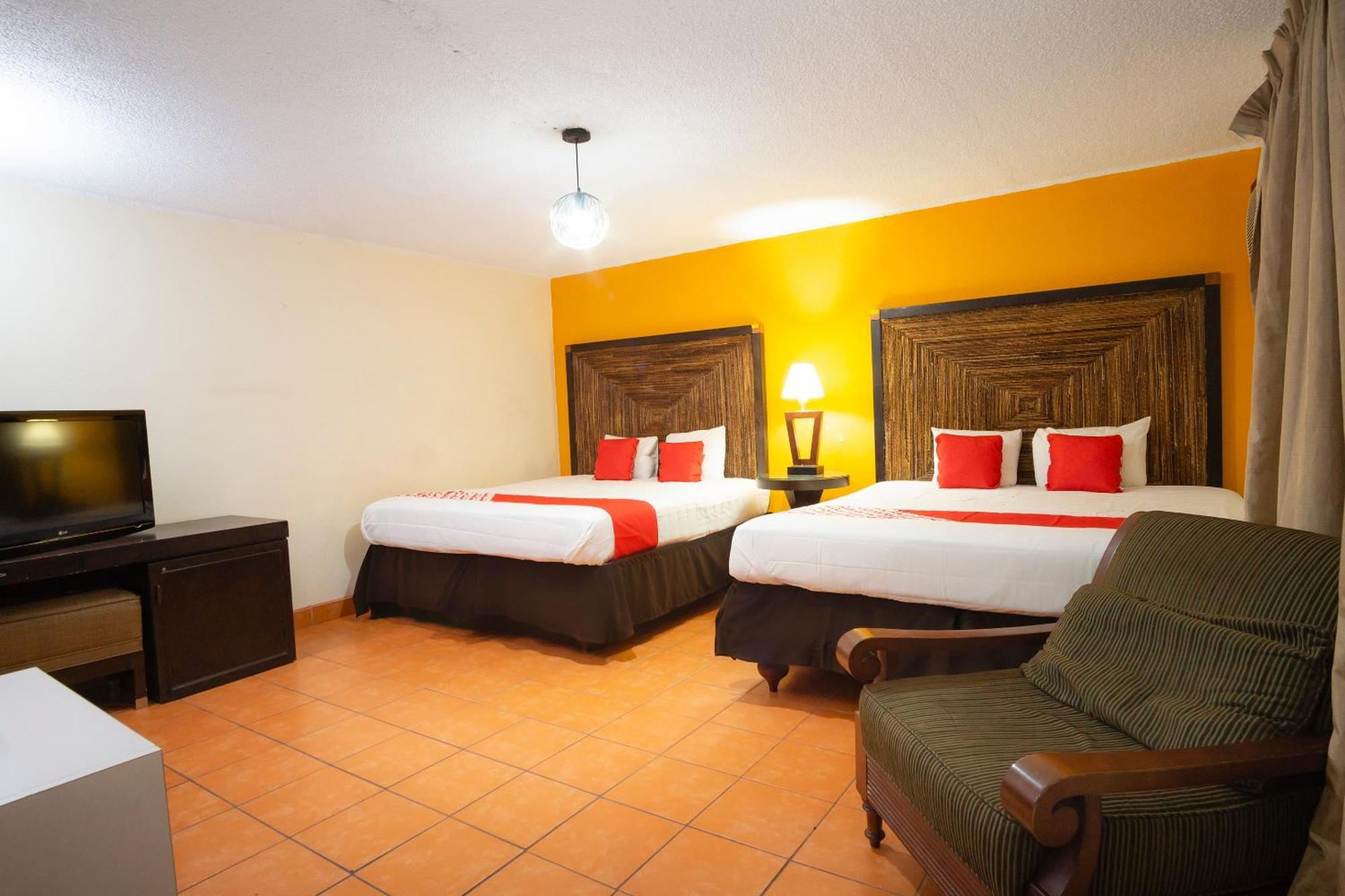 Oyo Hotel Hacienda Don Luis, Rosarito Exterior photo A typical hotel room at the hotel