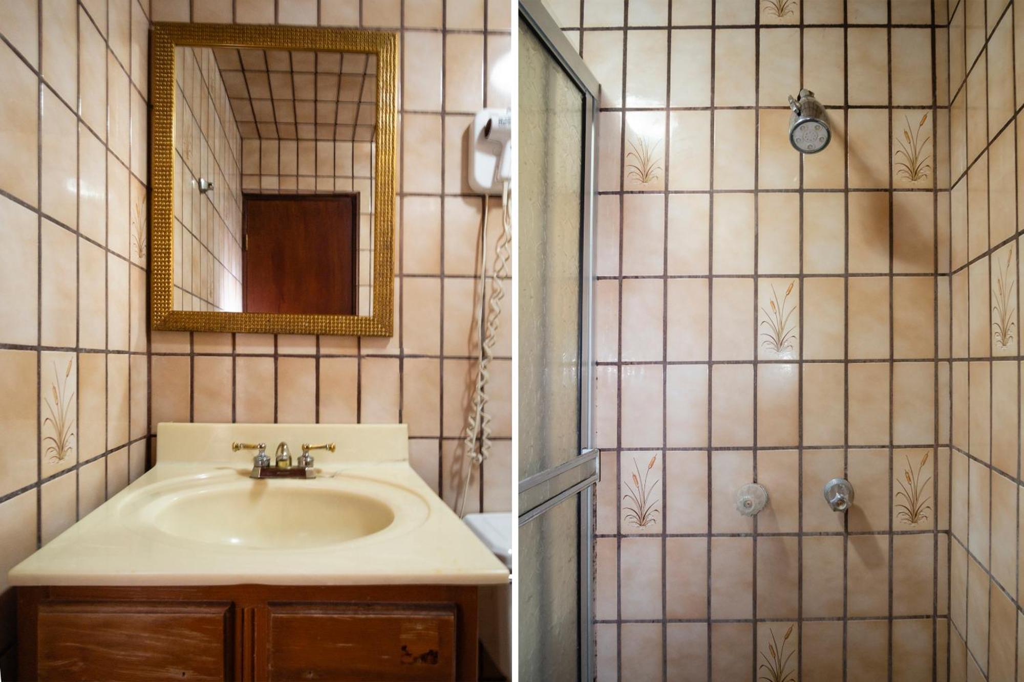 Oyo Hotel Hacienda Don Luis, Rosarito Exterior photo Bathroom
