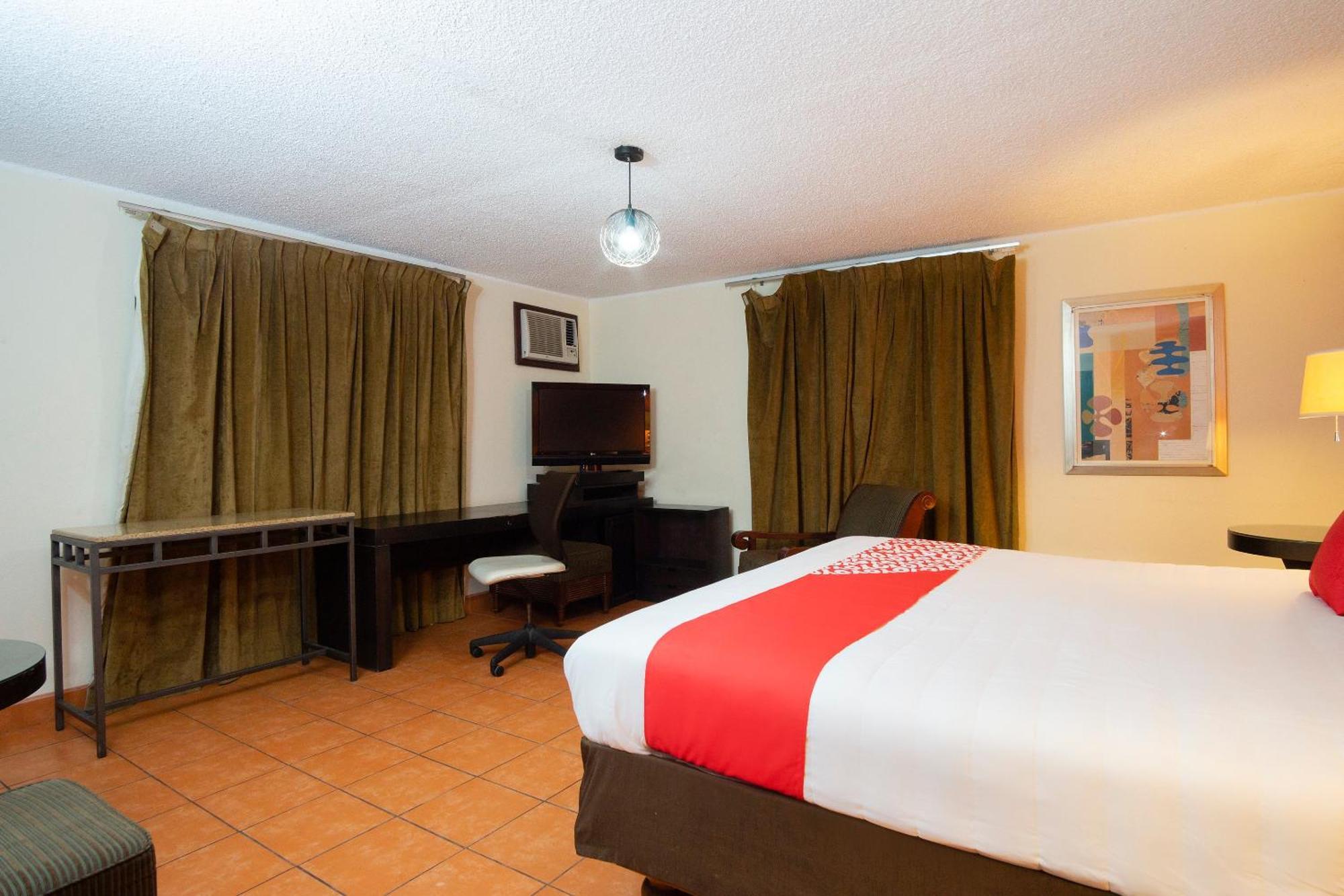 Oyo Hotel Hacienda Don Luis, Rosarito Exterior photo A typical room at the hotel