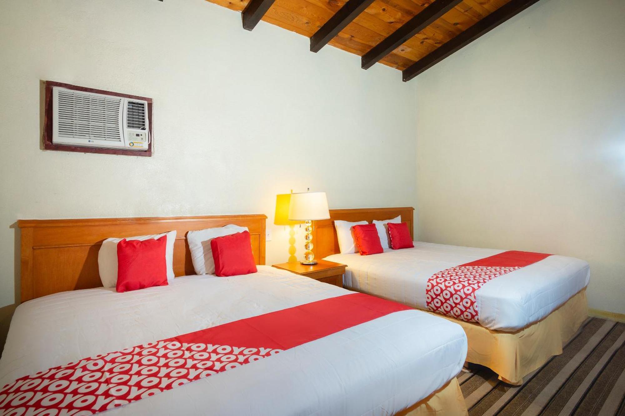 Oyo Hotel Hacienda Don Luis, Rosarito Exterior photo A typical OYO hotel room
